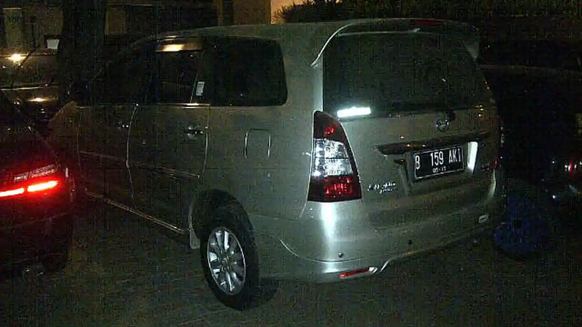 KPK kembali Sita Dua Mobil Terkait Kasus Wawan