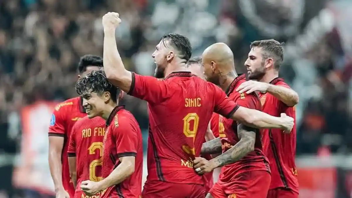 Persija Fix Rombak Total Lini Belakang? 8 Pilar Penting Berpotensi Out, 1 di Ambang Pintu Keluar