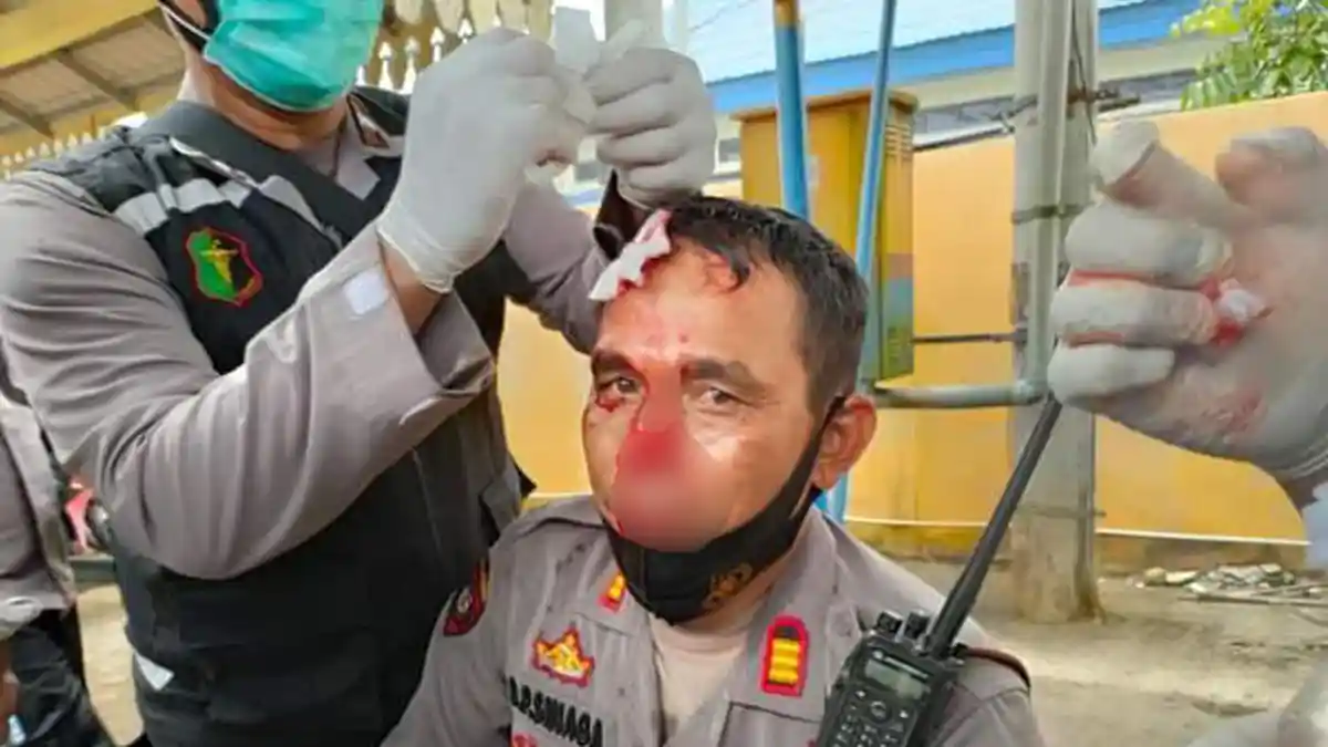 Buntut Batu Melayang ke Hidung dan Kepala Kasat Sabhara, 7 Demonstran di Batubara Jadi Tersangka