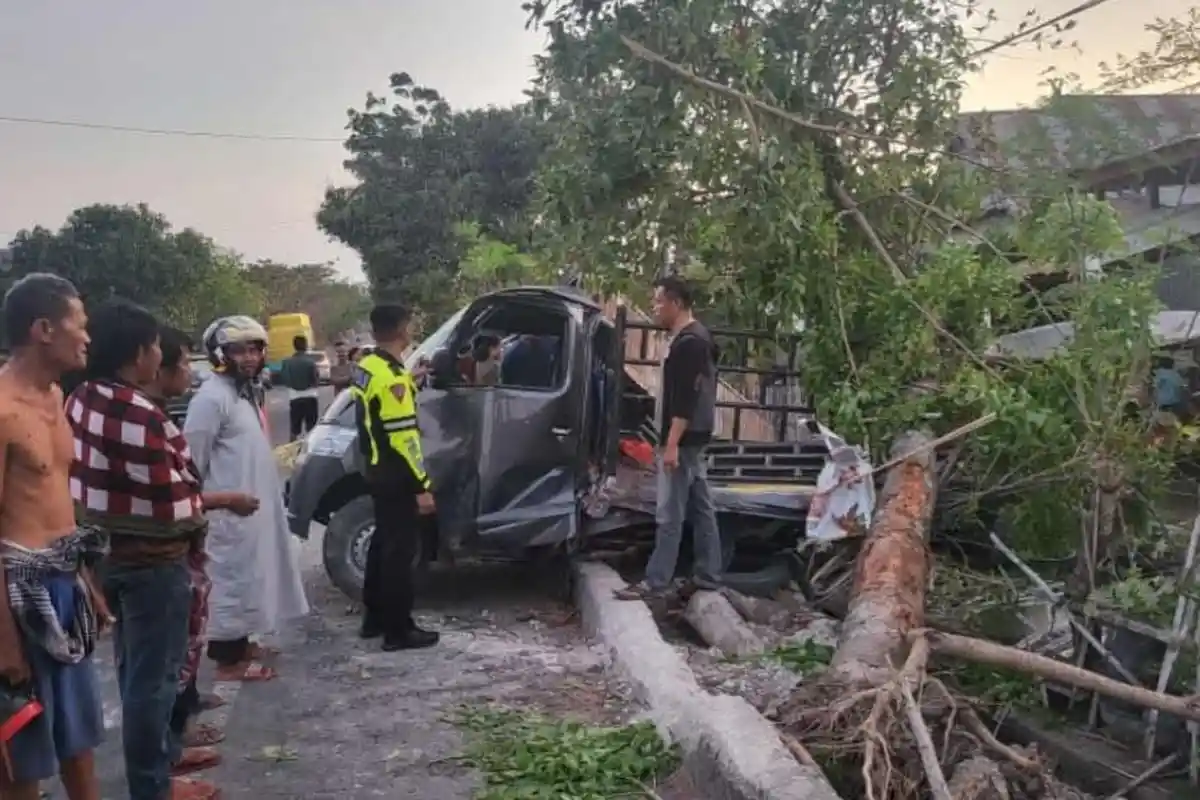 Kecelakaan Mobil Pikap di Jeneponto: Dua Penumpang Tewas di Tempat, 4 Luka-luka