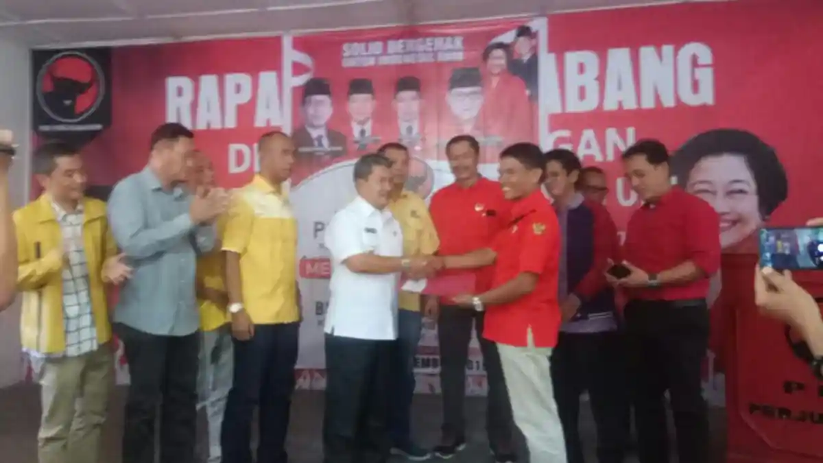 Wakil Bupati OKU Johan Anuar Resmi Mendaftar ke PDI Perjuangan, Maju di Pilkada OKU 2020