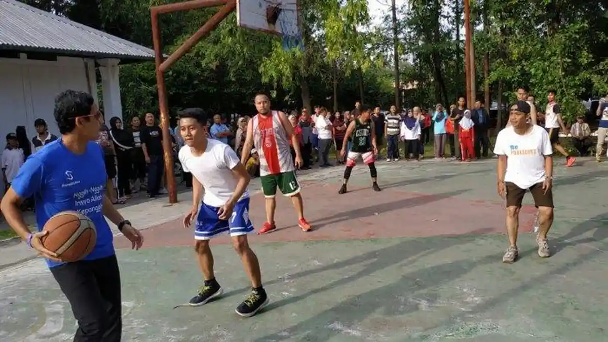 Main Basket di Manahan Solo, Sandiaga Uno: Kalau Main Sama Pak Jokowi, Ya Senang Sekali