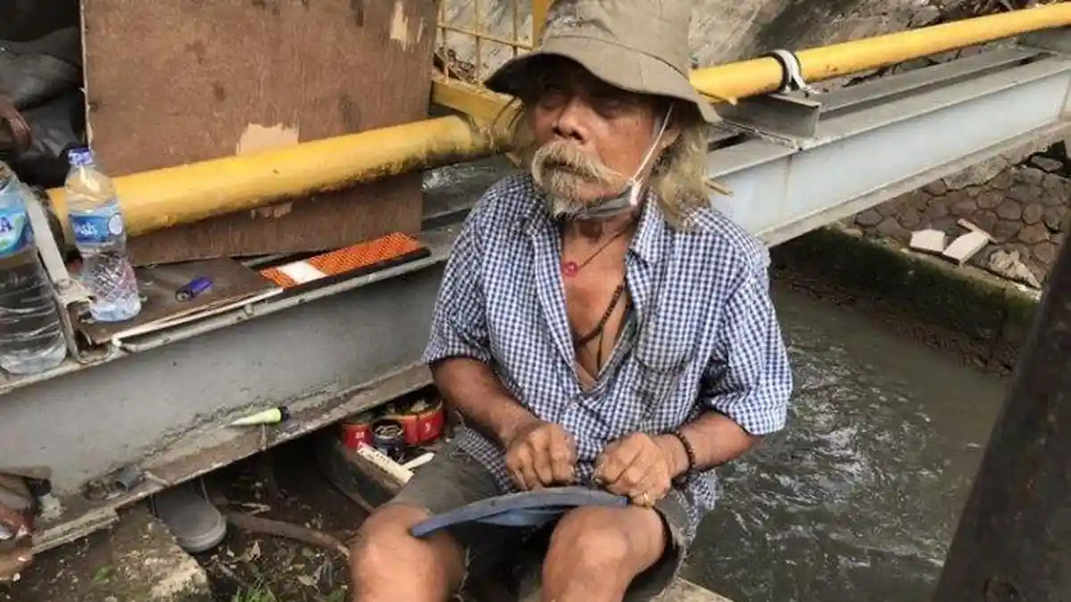 TERBARU 5 Pemulung yang Ditemui Risma di Jakarta Bakal Jadi Karyawan di Anak Perusahaan BUMN