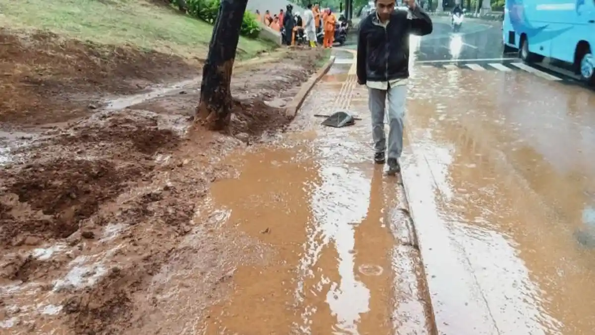 Terlanjur Banjir, Kelurahan Karet Semanggi Berdalih Baru Tahu Ada Sumbatan Saluran Air
