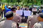 PMII-Komisariat-STITA-Sumenep-unjuk-rasa-di-DPRD-Sumenep.jpg