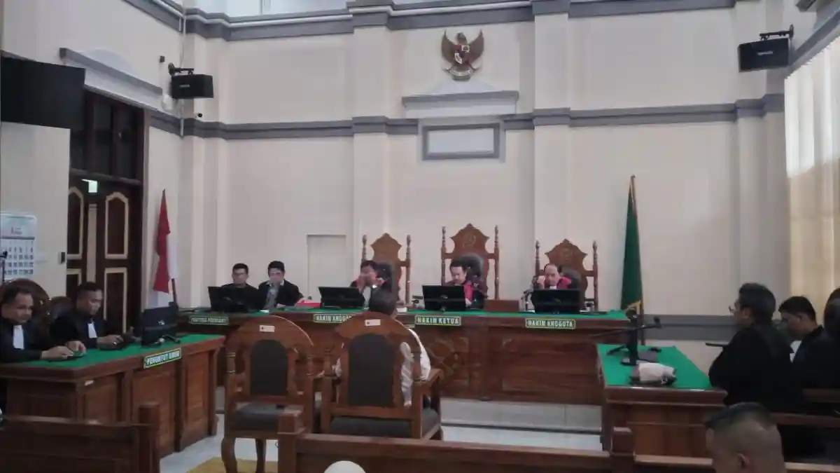Hakim Tolak Eksepsi Bupati Labuhanbatu nonaktif Erik Adtrada, Sidang Korupsi 4,9 M Dilanjutkan