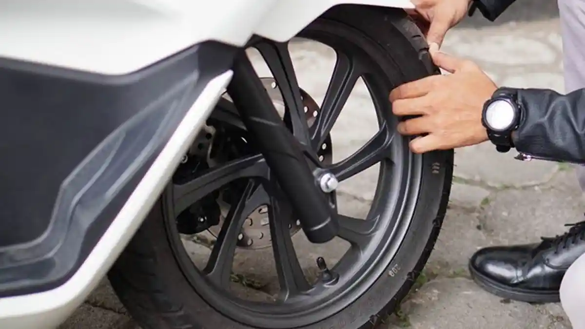 Tips Membeli Motor Bekas, 3 Tanda yang Bisa Jadi Acuan Ban Motor Sudah Harus Diganti