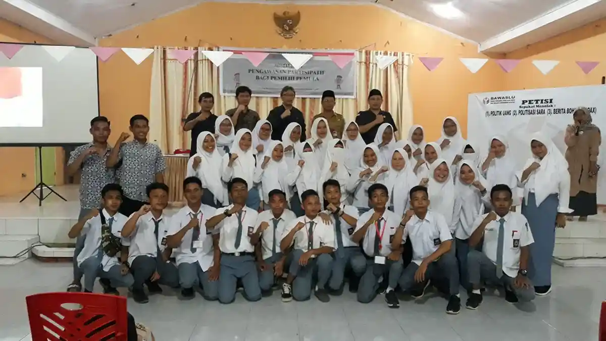 Gelar Sosialisasi Pengawasan pada Anak Muda, Bawaslu Bolsel Ajak Peserta Lihat Program Bukan Uang