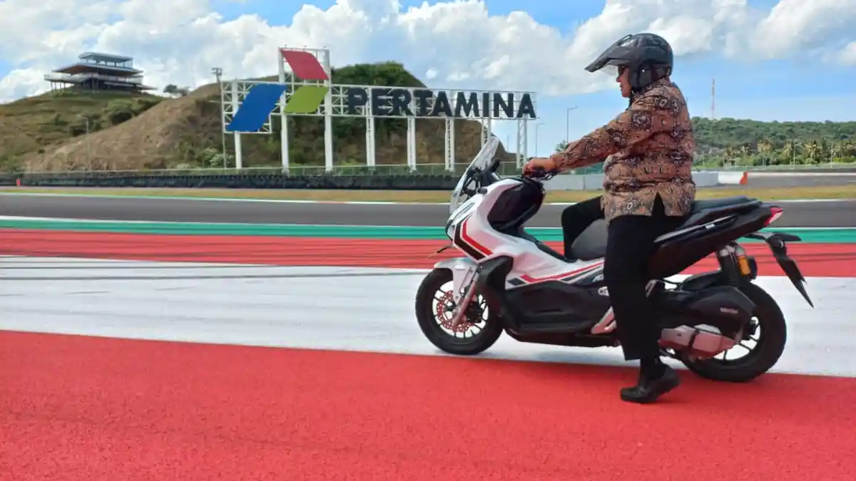 Pakai Motor Matic 150 CC, Bupati Kuningan Jajal Sirkuit Mandalika