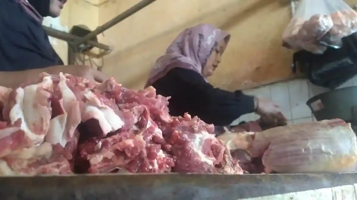 Penjualan Daging Sapi di Pasar Kliwon Temanggung Turun hingga 50 Persen, Pedagang: Dampak PMK