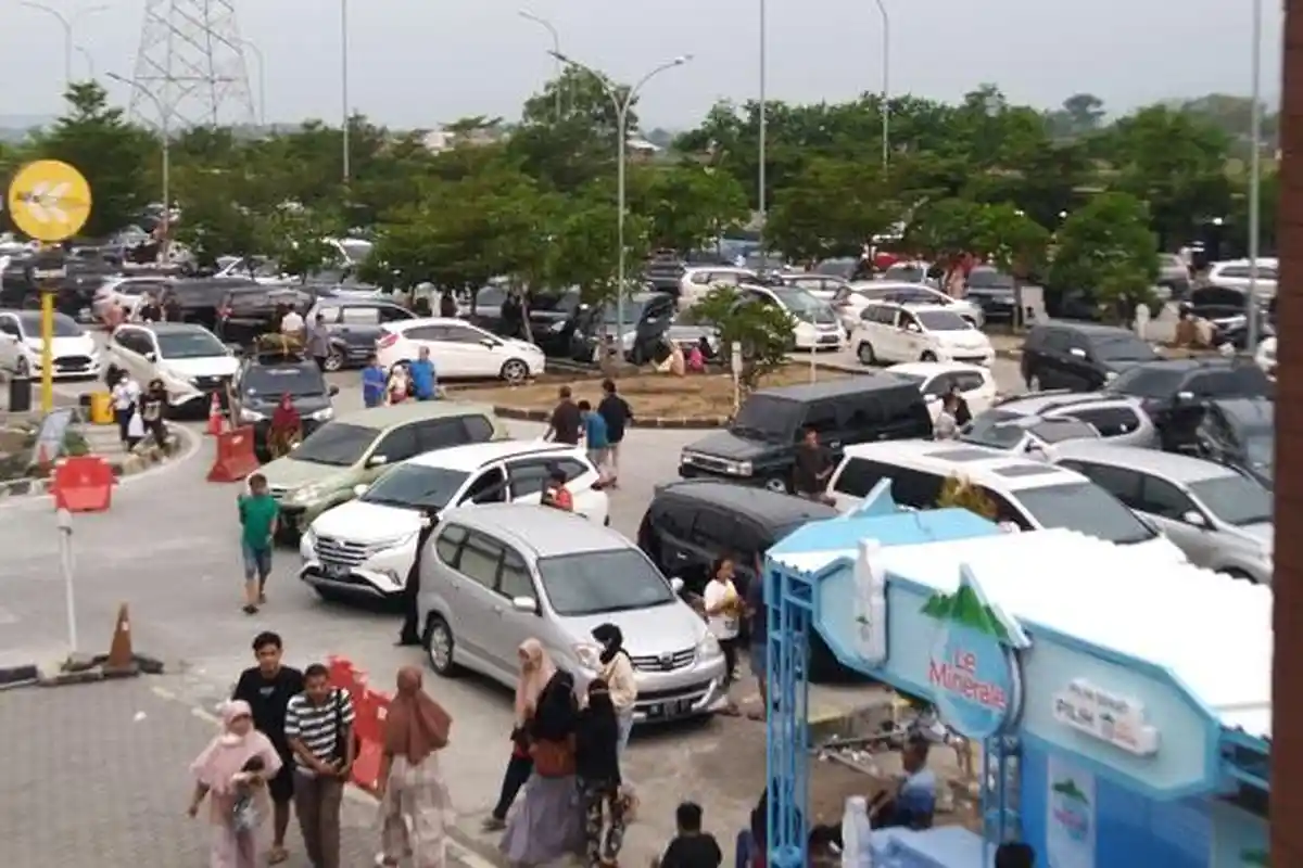 Volume Kendaraan Arus Balik Melonjak, Pengelola Rest Area 389 B Kendal Sampai Tutup Tiga Kali