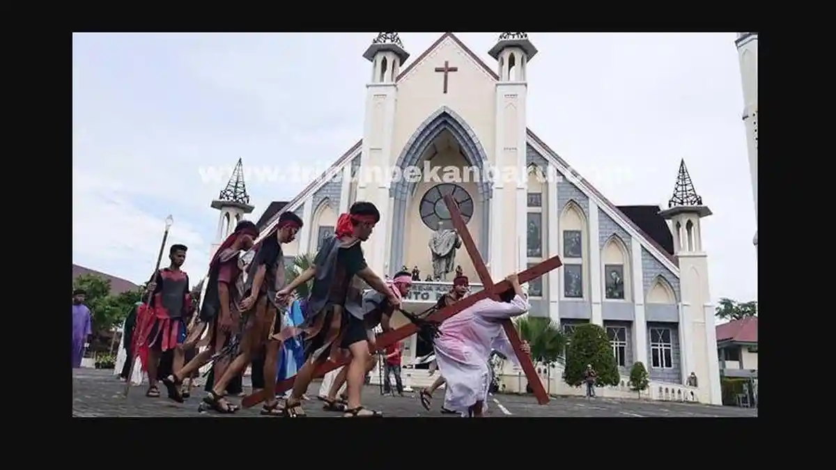 LENGKAP Doa Jalan Salib Katolik dan Teks Bacaan untuk 14 Perhentian