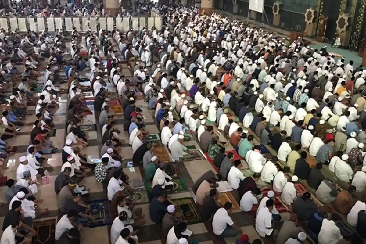 Bacaan di Antara 7 Takbir saat Shalat Idul Fitri, Lengkap dalam Tulisan Arab, Latin dan Artinya