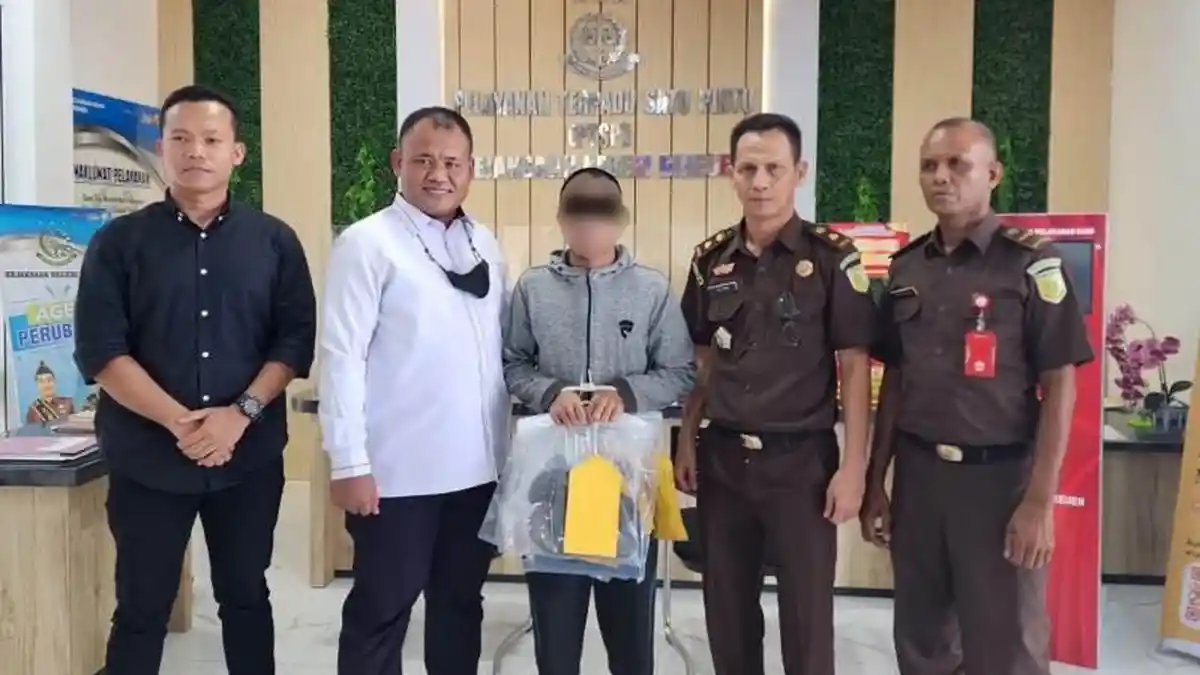 Diiming-iming Direkrut Jadi TAM, Pemuda Ini Nekat Bakar Bendera Merah Putih, Kini Kasusnya P-21