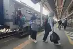 Arus Mudik di Hari Kedua Lebaran Masih Tinggi di Daop 4 Semarang, KA Ambarawa Ekspres Favorit