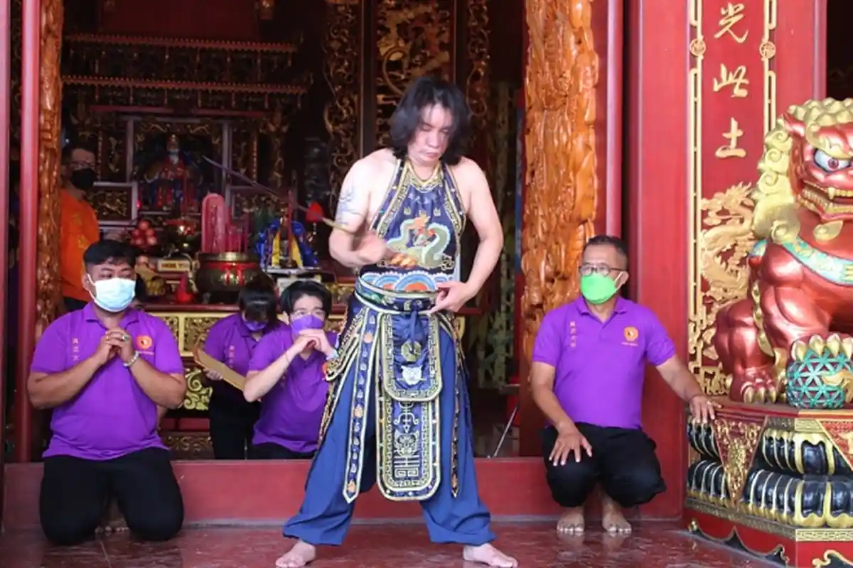 Ritual Ciswak Warga Tionghoa di Klenteng Hok Tik Bio Blora, Berdoa Jauhkan dari Bencana