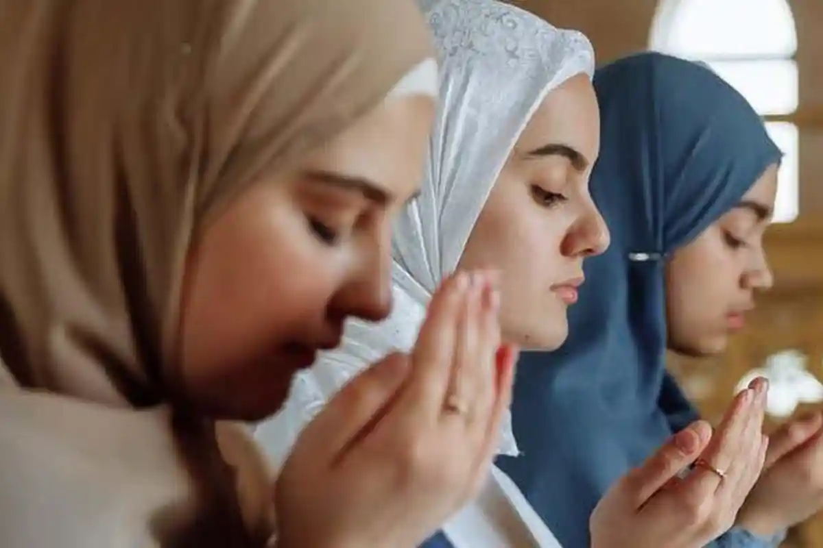 Bacaan Doa Qunut di dalam Shalat Witir di Separuh Akhir Ramadhan