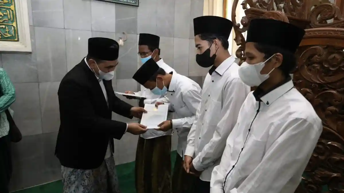 36 Santri Penghafal Alquran di Semarang Terima Hadiah dari Pemprov Jateng