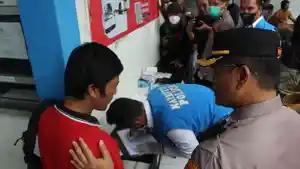 Kegiatan-tes-urine-lebaran-di-Terminal-Indramayu-1042023.jpg