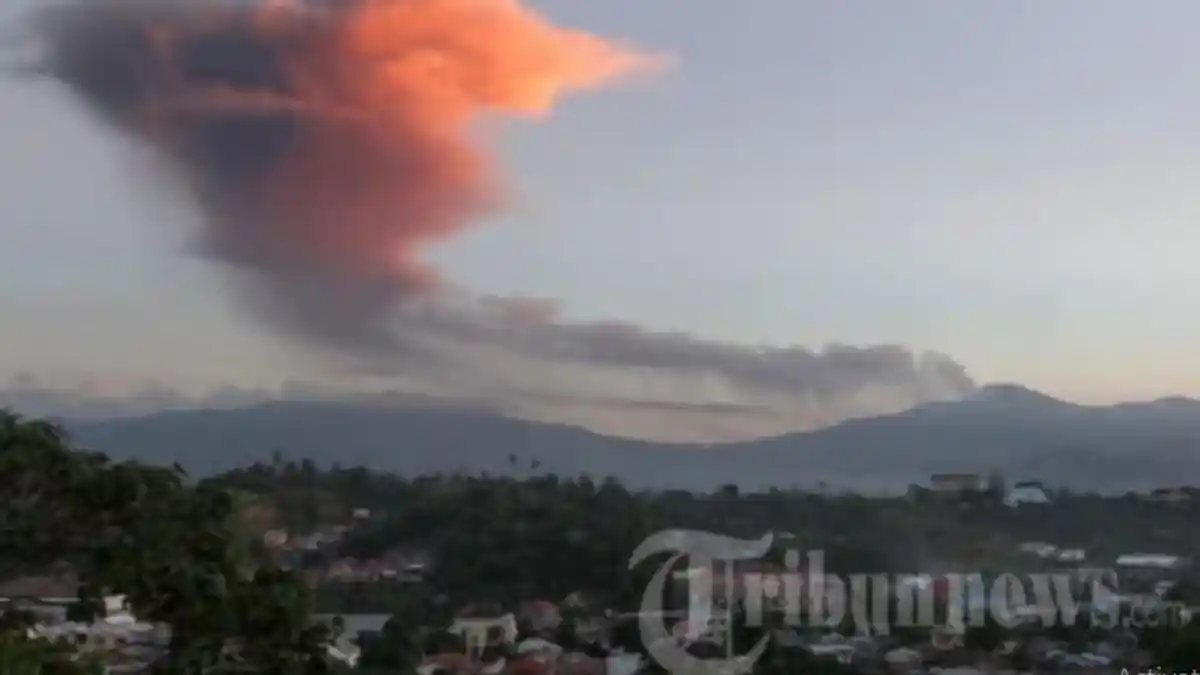 Sejarah Hari Ini: Gunung Lokon Meletus, 10 Ribu Warga Tomohon Mengungsi ke Manado