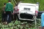 Mobil-Avanza-putih-yang-ditumpangi-rombongan-mahasiswa-asal-Yogyakarta-kecelakaan.jpg