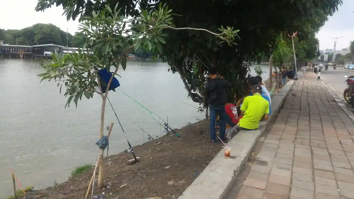 Alasan Warga Pilih Danau Sunter Buat Salurkan Hobi Memancing