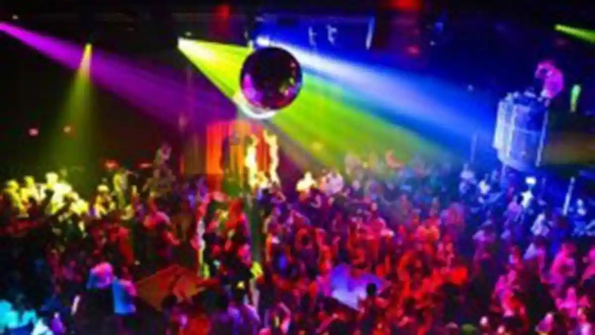 HEBOH Pesta Seks Sesama Jenis di Hotel Jaksel Digerebek Polda Metro Jaya, 56 Pria Diamankan