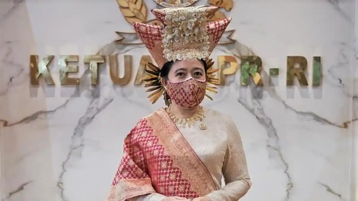 Hadiri Upacara HUT ke-76 RI, Puan Maharani Kenakan Baju Adat Bundo Kanduang