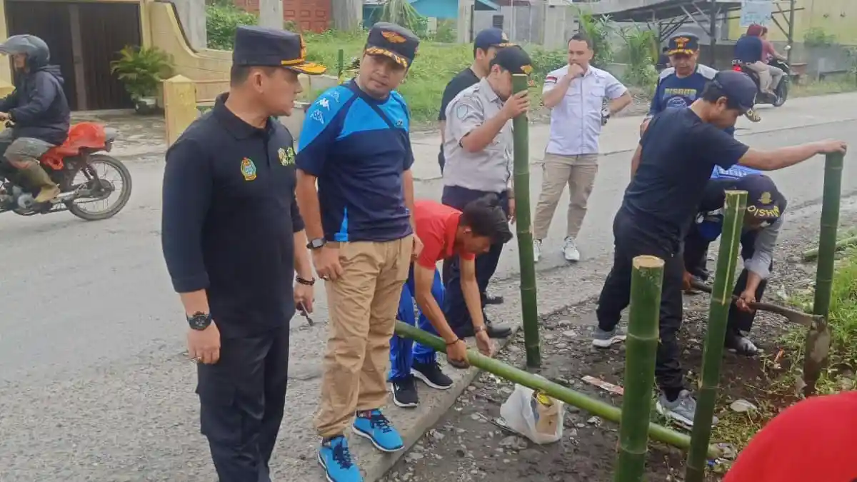 Dishub Kota Binjai Pasang Rambu Rawan Sementara, Antisipasi Kecelakaan  