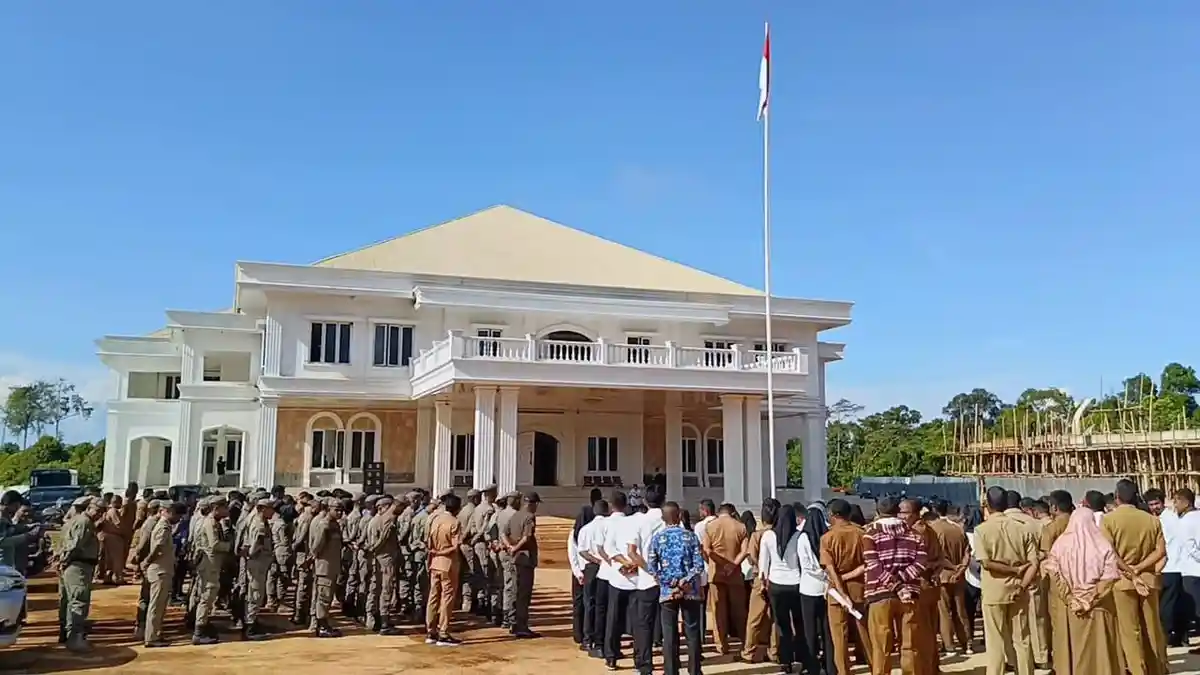 Maksimalkan Pelayanan Masyarakat, Pegawai Pemkab Taliabu Diminta Giat Berkantor