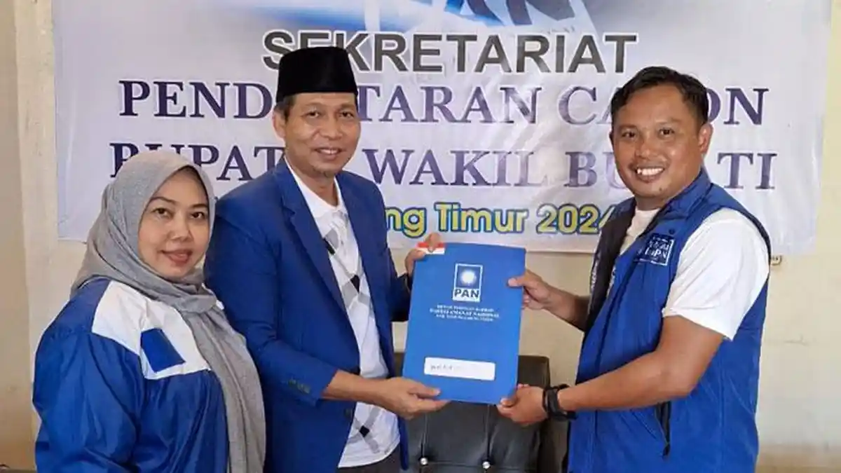 Mahrup Didampingi Istri Daftar ke PAN, Siap Bertarung di Pilkada Tanjabtim Jambi