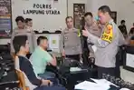 Kapolres Lampung Utara Cek Senpi Dinas, Pastikan Penggunaan Sesuai Prosedur