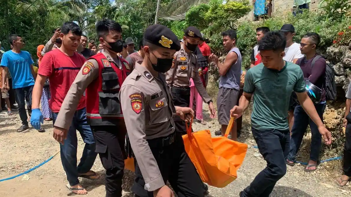 Masih Pakai Baju Tidur, Seorang Nenek Ditemukan Tergantung di Pohon Rambutan