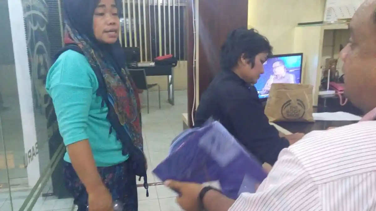 Yuliana Mengamuk di Polsek Usai Tertangkap Basah Mencuri