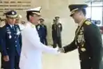 Panglima TNI Sematkan Bintang Kartika Eka Paksi Utama kepada Kas