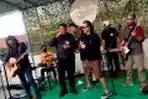 Steven Jam Ramaikan Pembukaan DLuna Rooftop Cafe