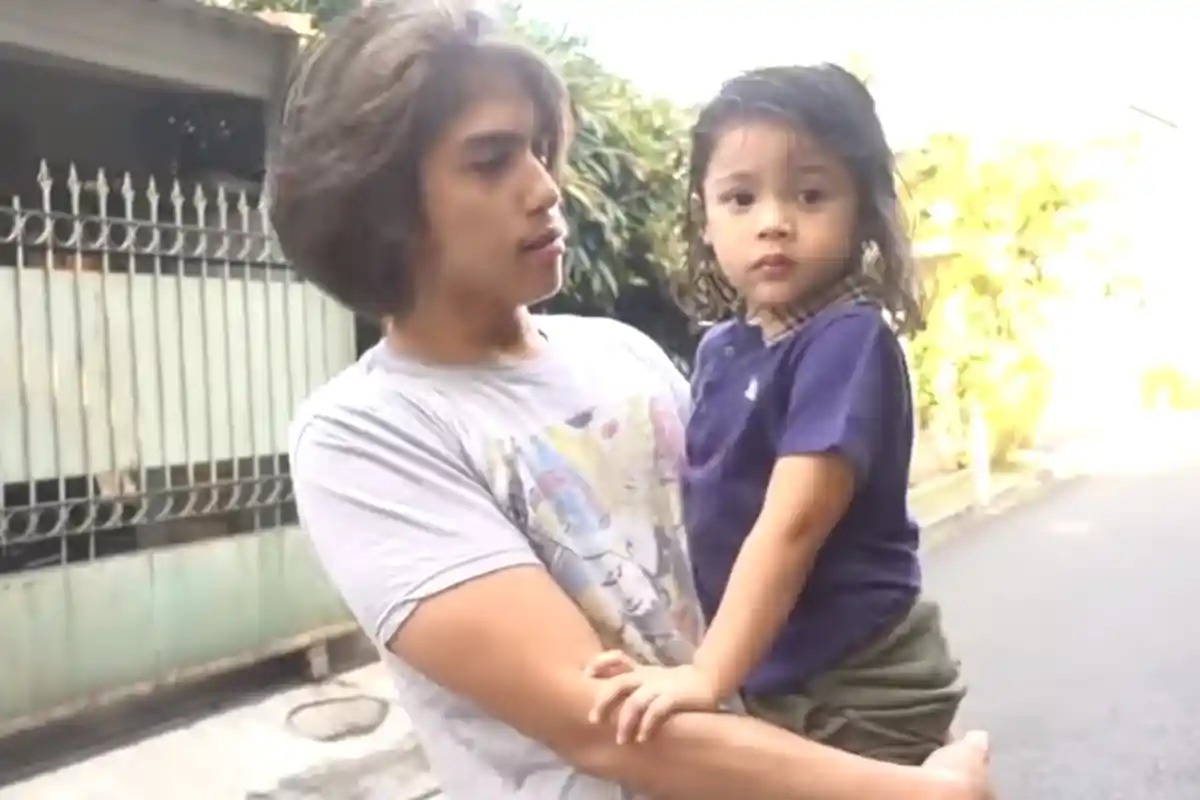 El Rumi dan Marsha Aruan Kompak Jalan Bareng Kedua Anak Mulan Jameela, Gantikan Peran Ahmad Dhani