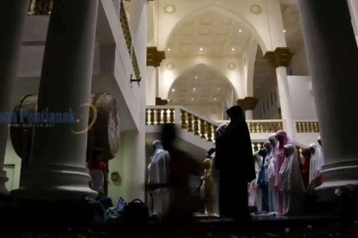 Panduan Lengkap Tata Cara Solat Gerhana Bulan atau Shalat Khusuf