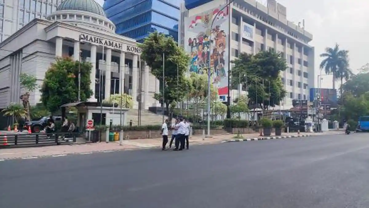 Imbas Demo Judicial Review UU Omnibus Law Cipta Kerja, Jalan Merdeka Barat Menuju MK Ditutup