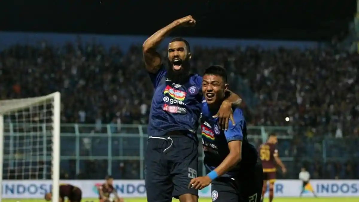Tampil dengan 10 Pemain, Arema FC Bungkam PSM Makassar, Skor 2-0