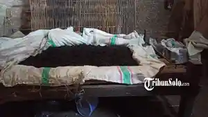Produksi-cabuk-Wonogiri-di-rumah-Sarmin.jpg