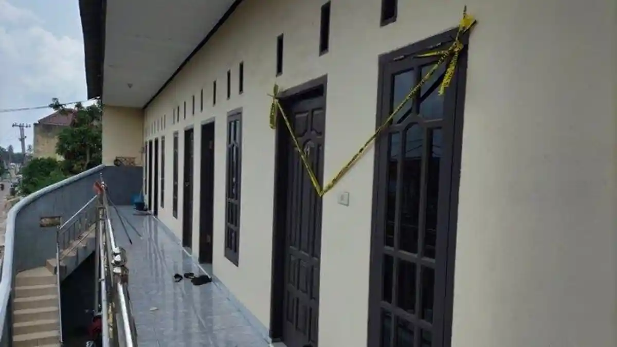 Seorang Penghuni Kost di Lampung Tewas Saat Digerebek