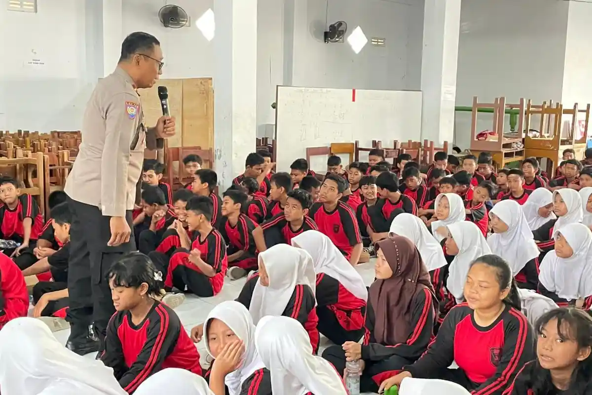Polsek Colomadu Sambangi Sekolah, Edukasi Soal Kenakalan Remaja