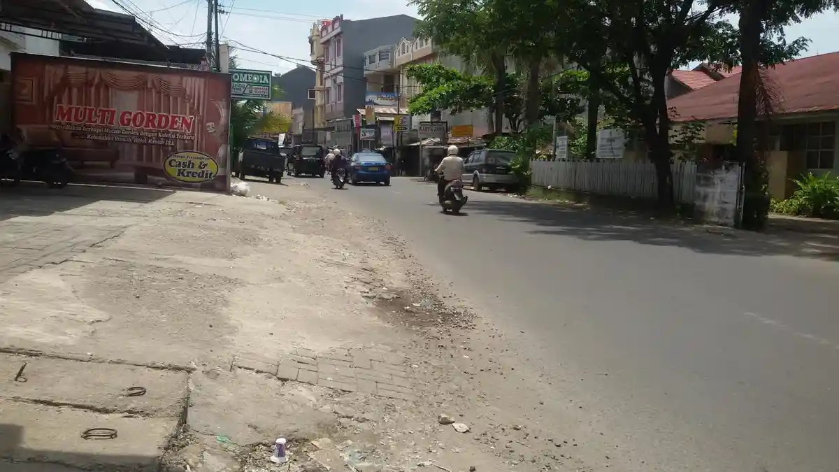 Pukul 13.21 Wita, Jalan Sungai Saddang Makassar Lancar