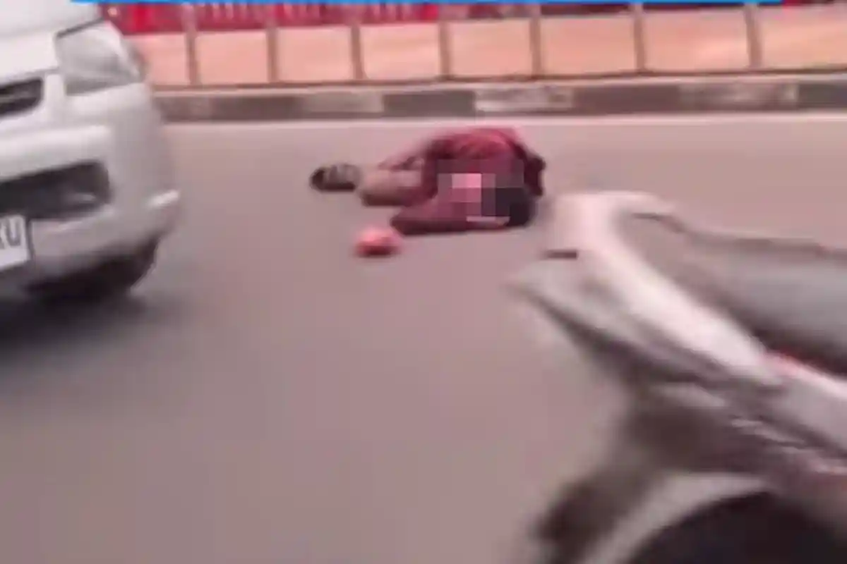 Viral Pria Asyik Tiduran di Tengah Jalan Jembatan Ampera Palembang, Langsung Dijemput Polisi