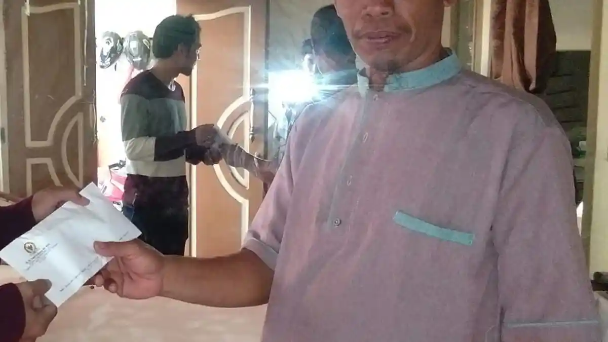 Amir Uskara Bantu Perbaikan Jalan BTN Pao-pao, Ini Respon Warga - warga_20181004_231604.jpg