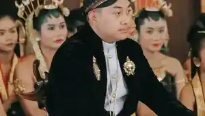 KGPAA-Hamangkunegoro-Sudibya-Rajaputra-Gusti-Purbaya-raja-keraton-solo.jpg