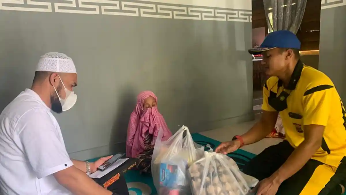 Komunitas Jumat Berkah Sambangi 3 Janda Miskin di Gampong Aceh Idi Rayeuk