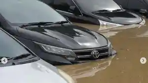 Mobil-terendam-banjir.jpg