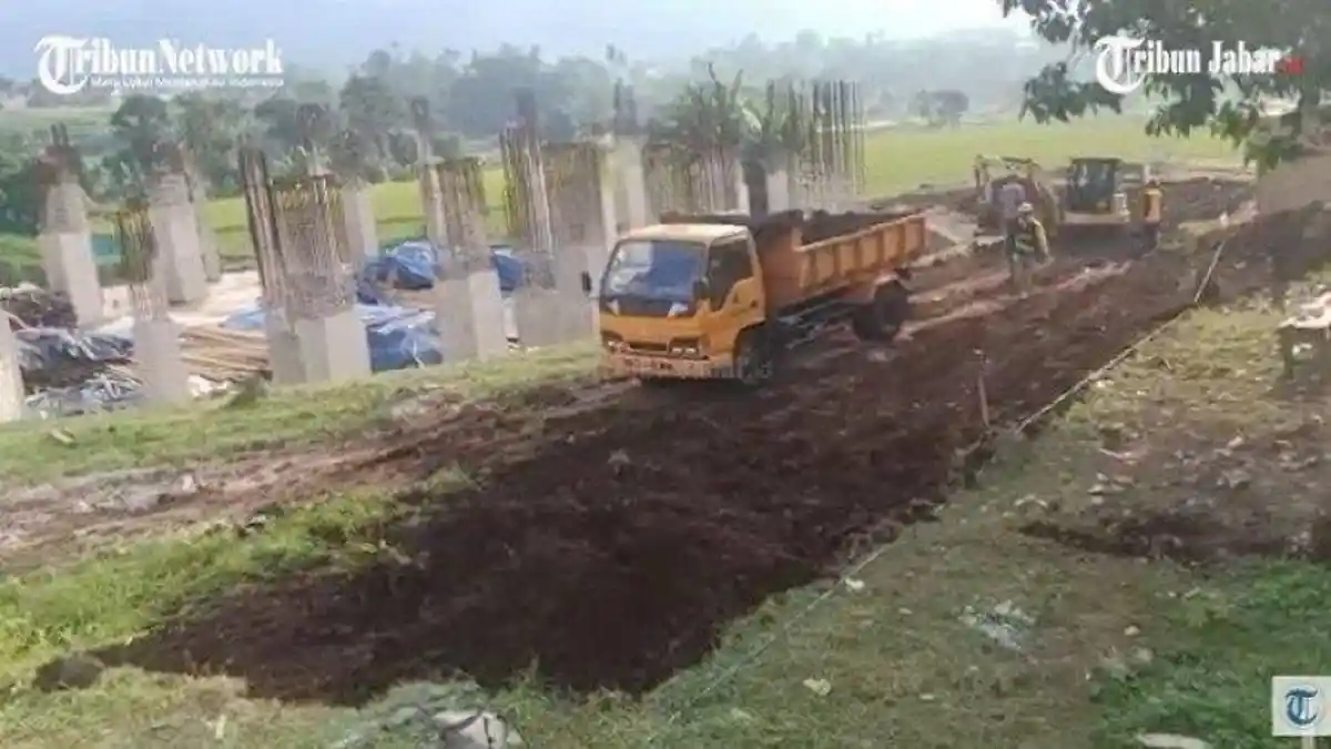 Lokasi Makam Emmeril Kahn, Di Samping Masjid yang Dibangun Ridwan Kamil